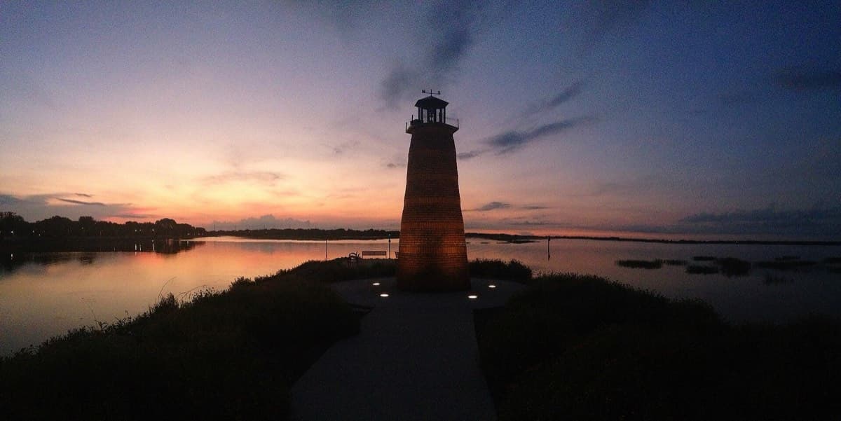 Sunrise over Kissimmee's lakefront park on Lake Tohopekaliga