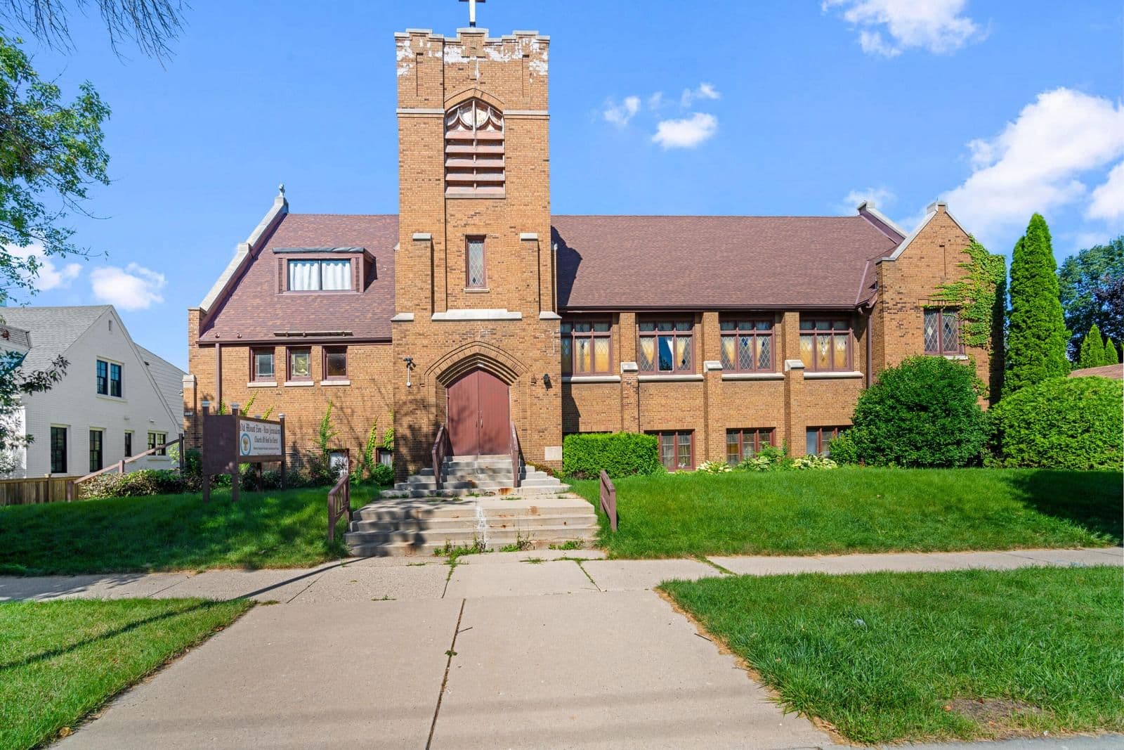 1527 Astor, Milwaukee, WI 53202
