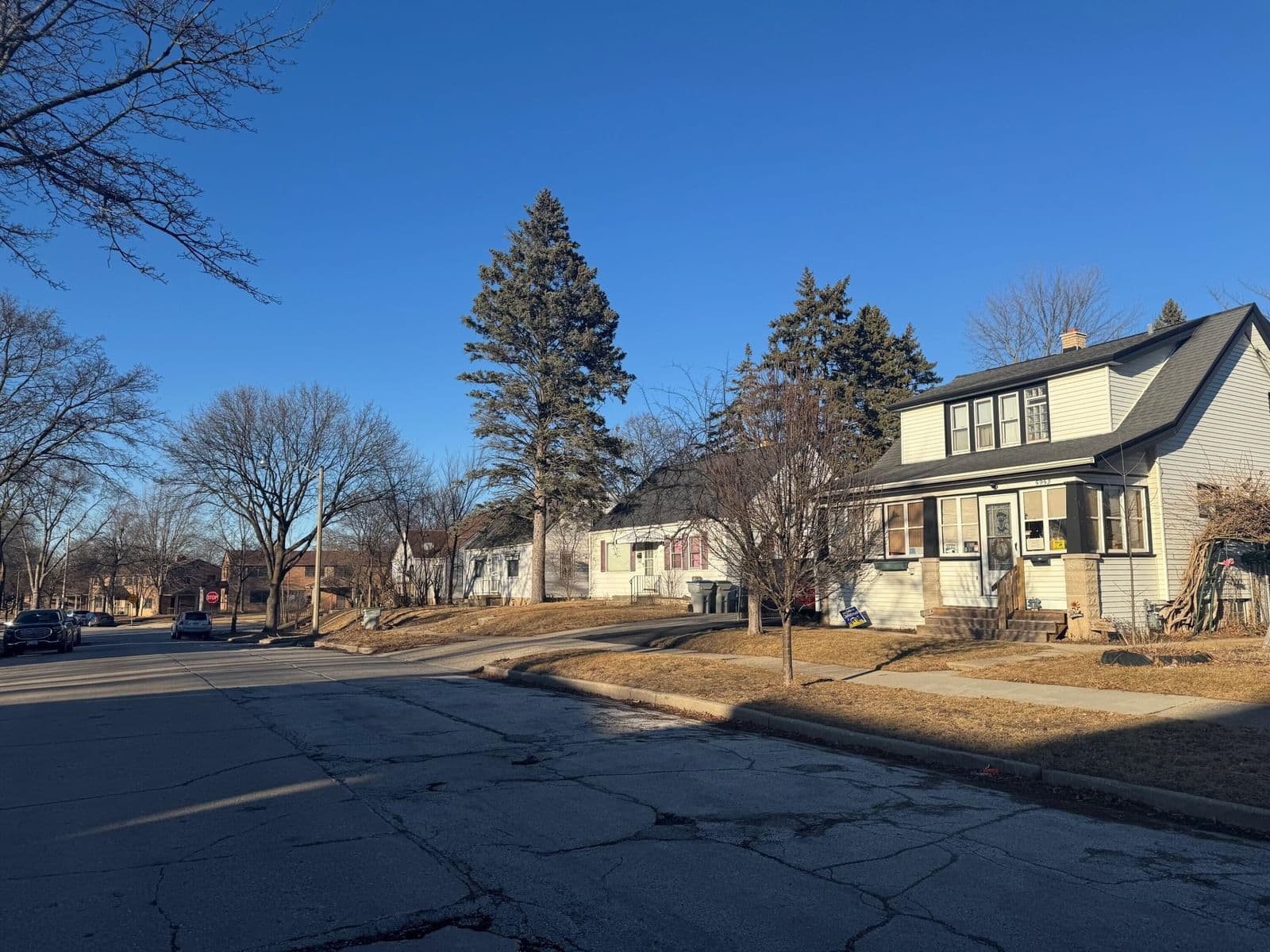 5953 41st St, Milwaukee, WI 53209 2
