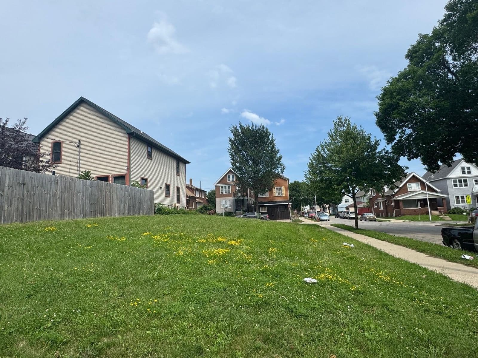 2361 10th, Milwaukee, WI 53215