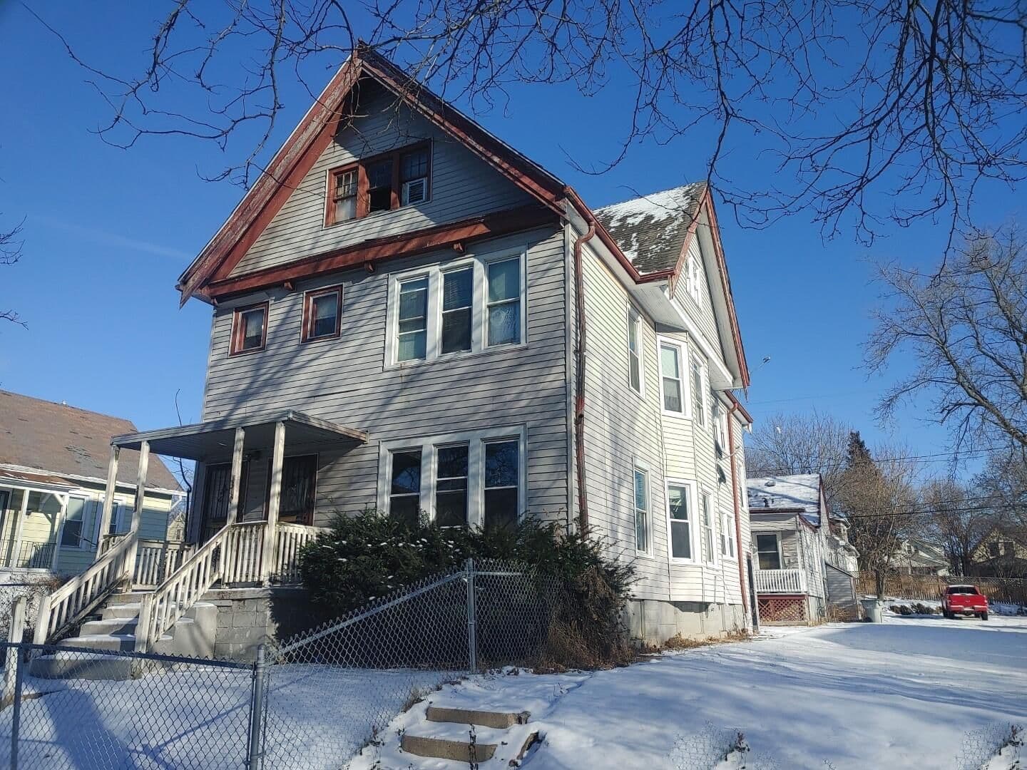 3340 11th, Milwaukee, WI 53206