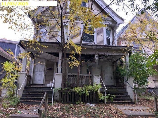 3042 2nd, Milwaukee, WI 53212