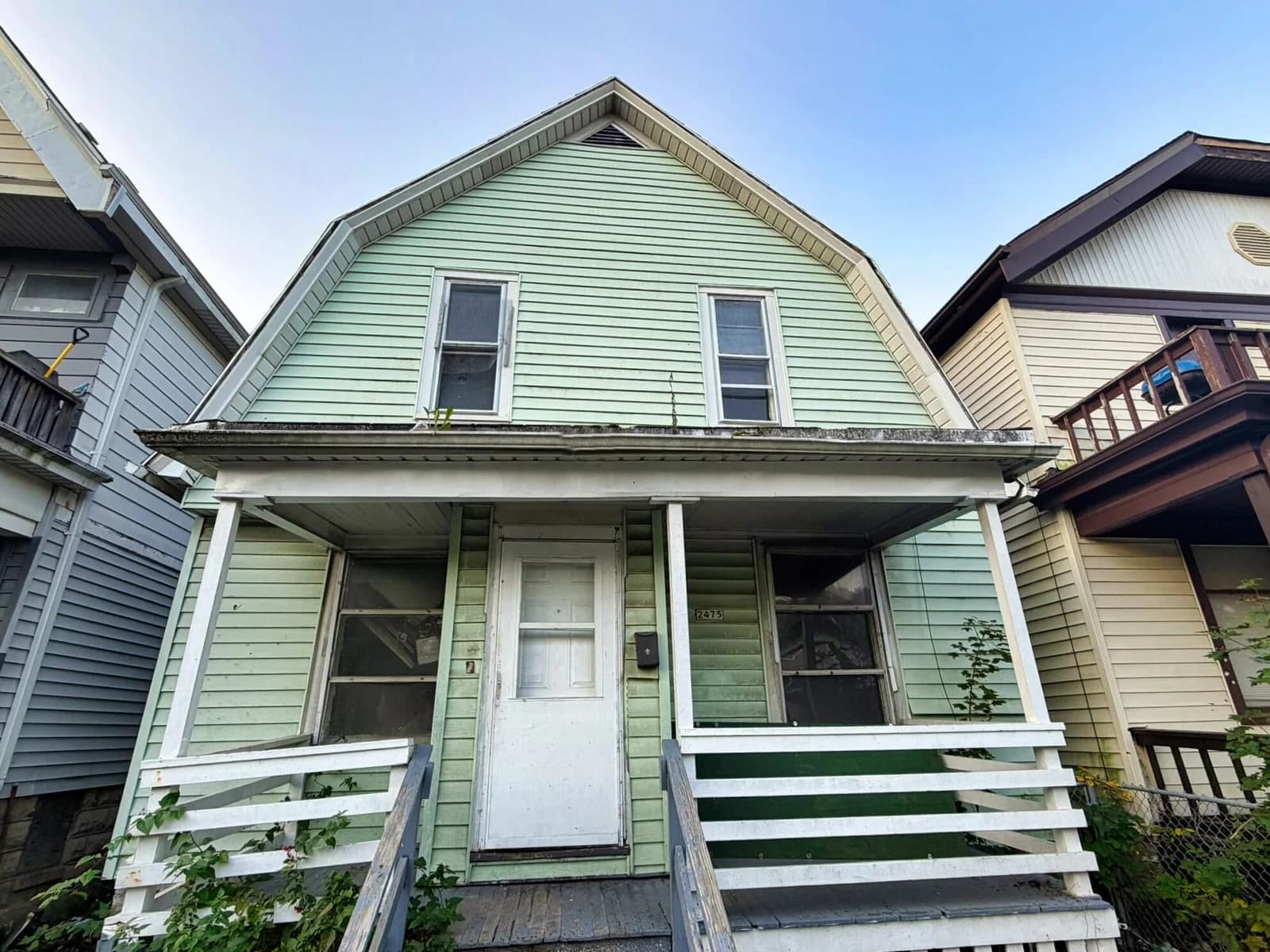 2475 Keefe, Milwaukee, WI 53206