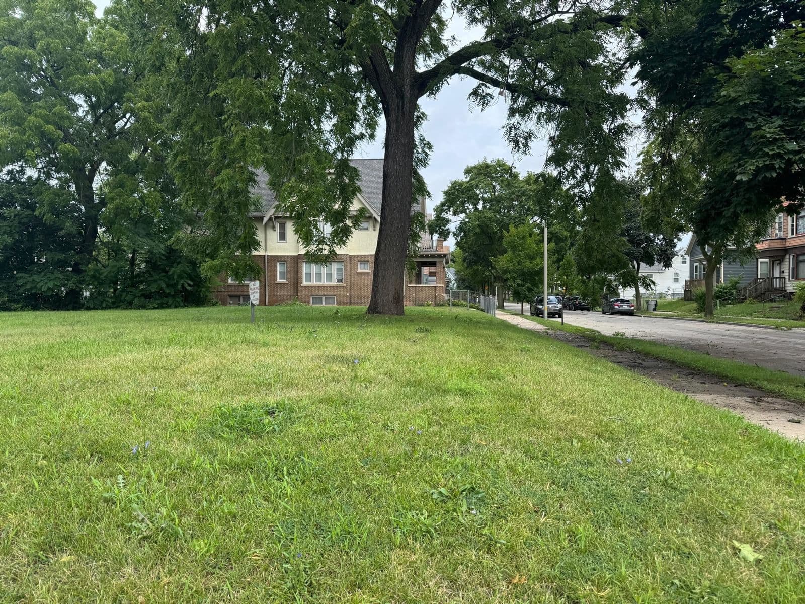2511 15th, Milwaukee, WI 53206