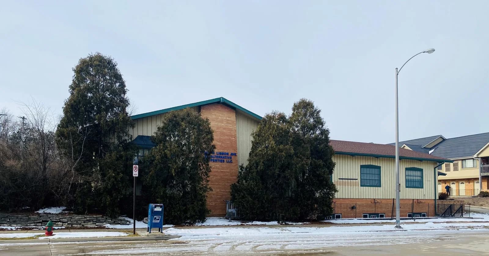 10045 Lisbon, Wauwatosa, WI 53222