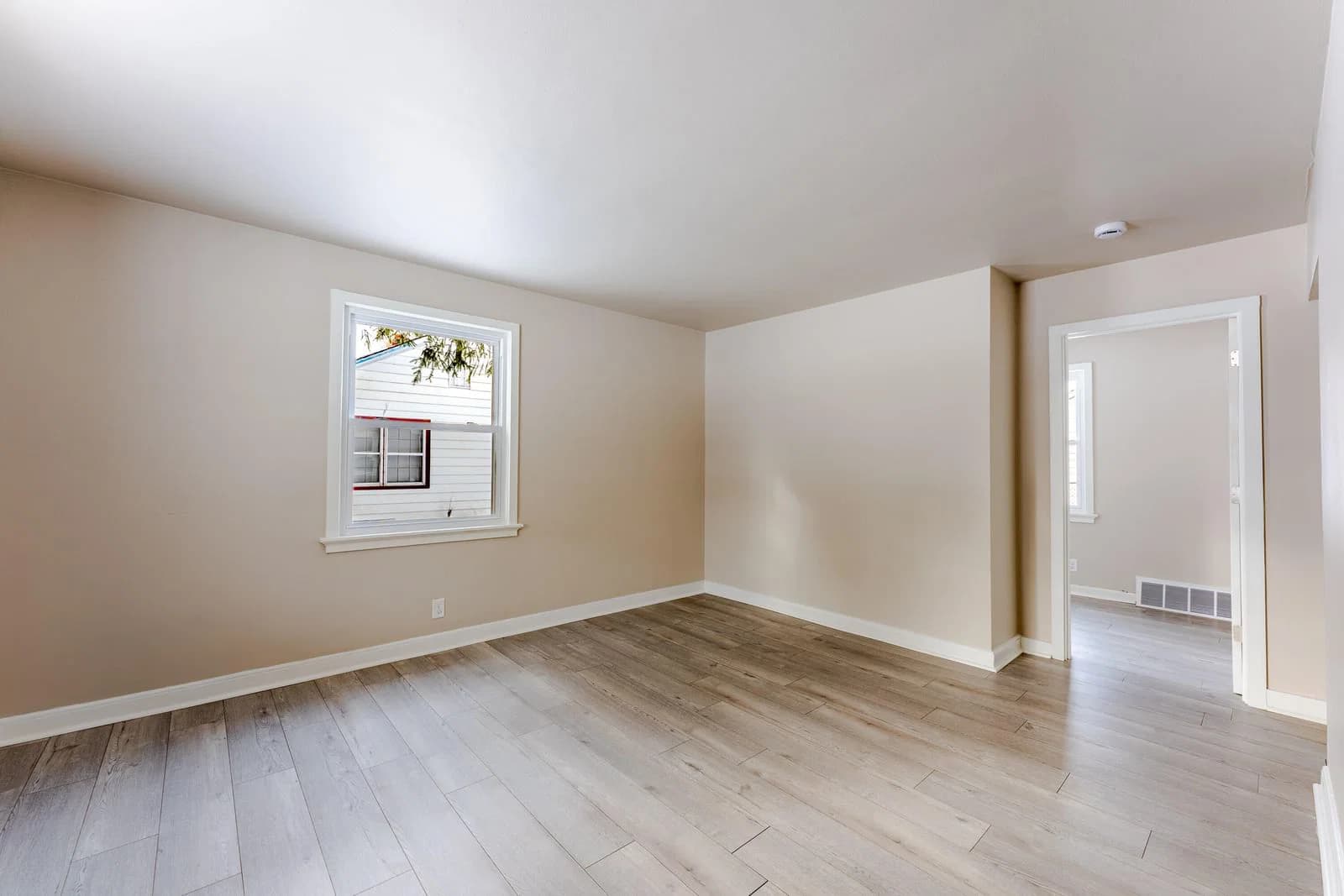5106 Stark, Milwaukee, WI 53218