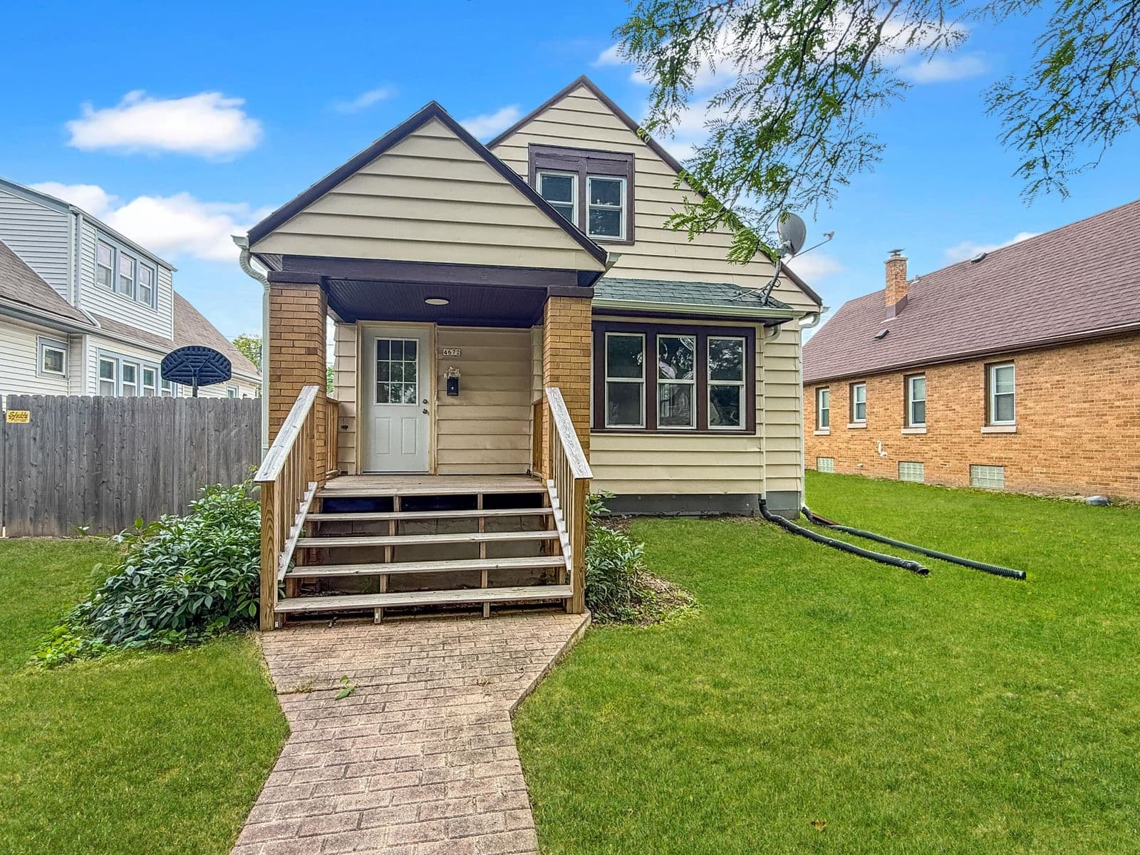 4672 40th, Milwaukee, WI 53209