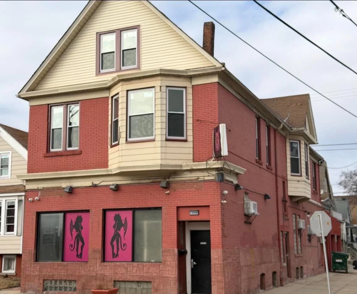1900 Lincoln, Milwaukee, WI 53215