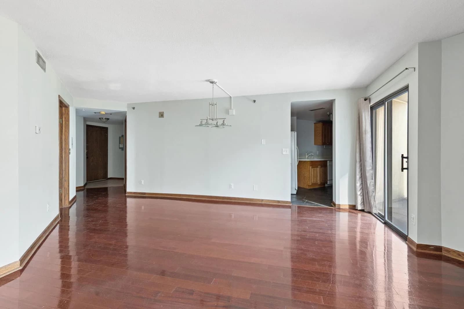 1633 Prospect 3