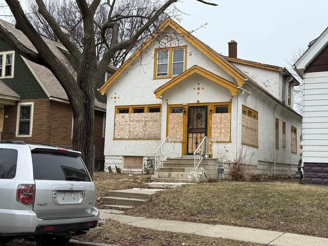 3528 15th, Milwaukee, WI 53206