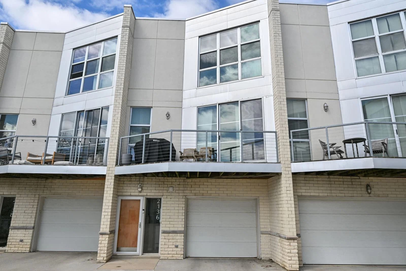 2136 Commerce, Milwaukee, WI 53212