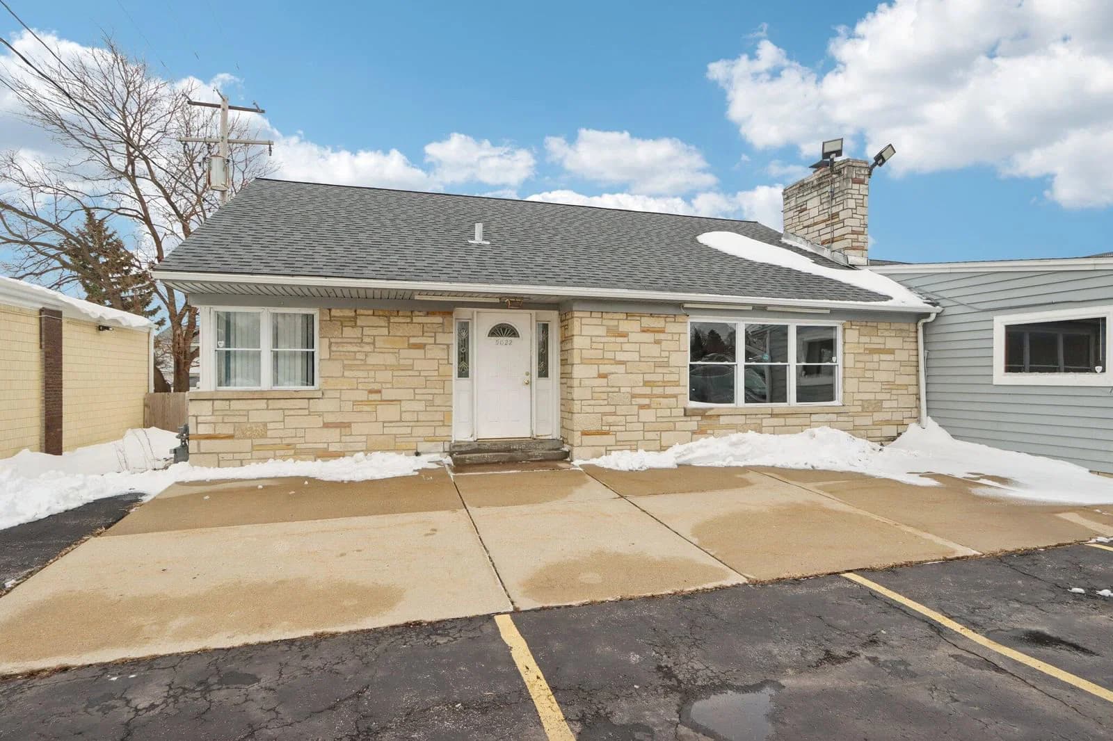 5022 27th, Milwaukee, WI 53221