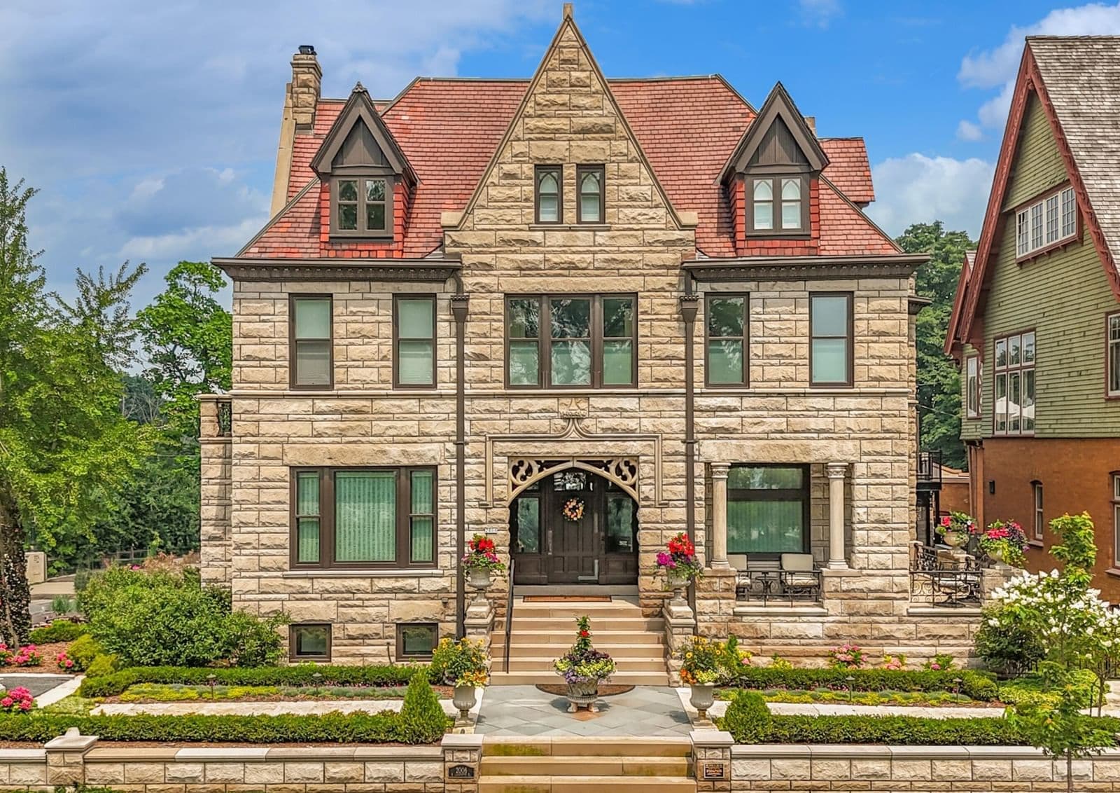 2006 Lafayette, Milwaukee, WI 53202
