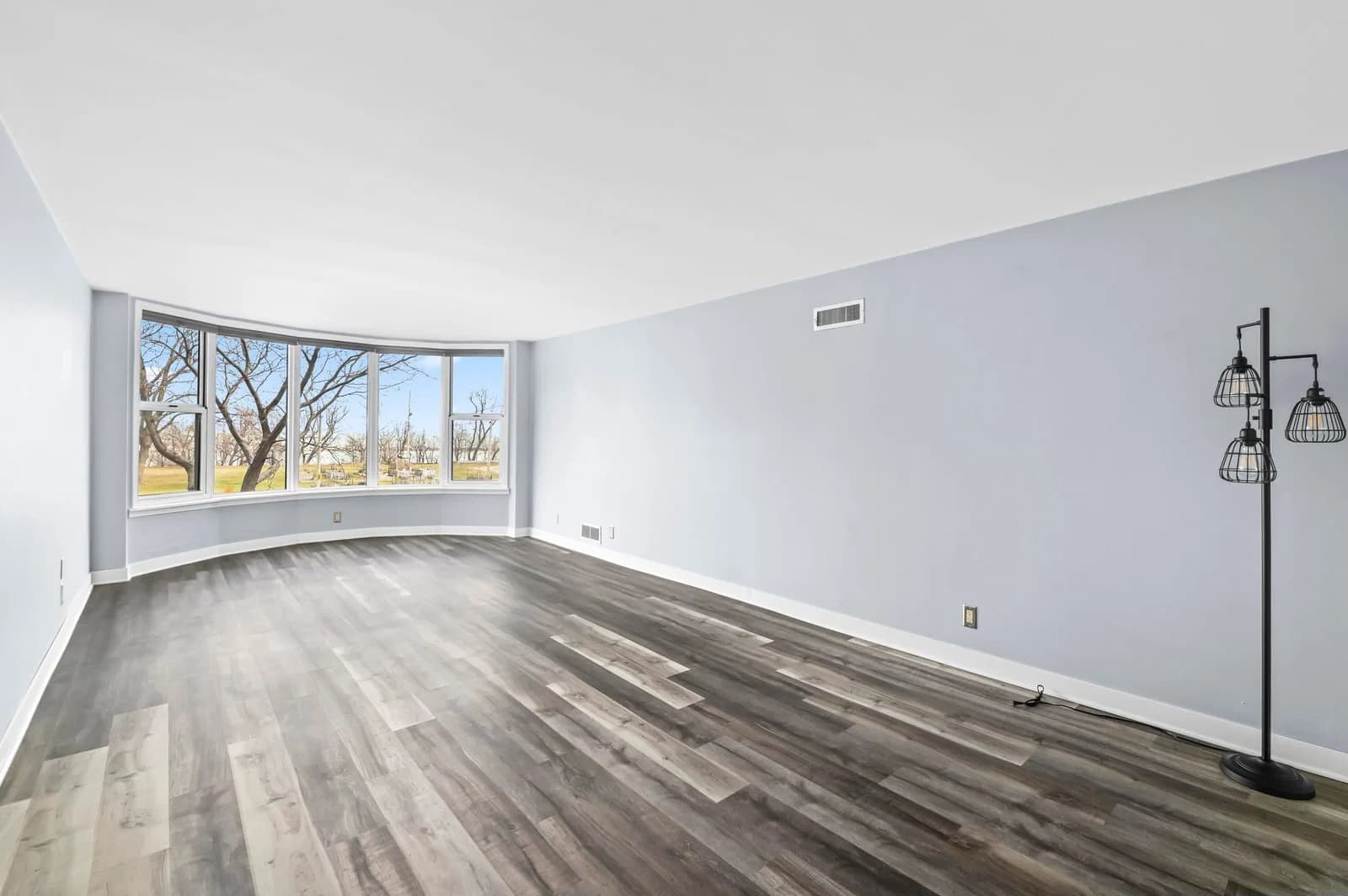 2525 Shore, Milwaukee, WI 53207