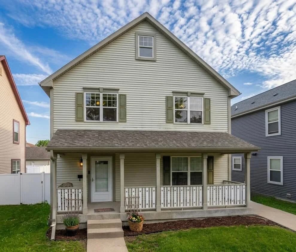 1929 West McKinley, Milwaukee, WI 53205