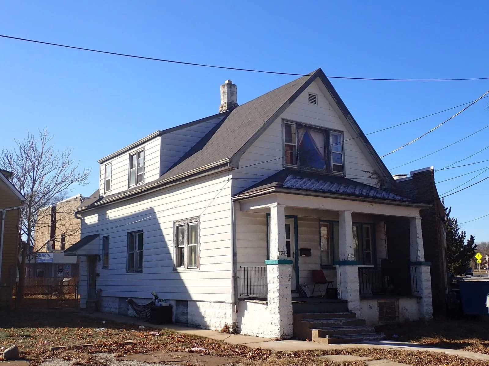 4409 Garfield, Milwaukee, WI 53208