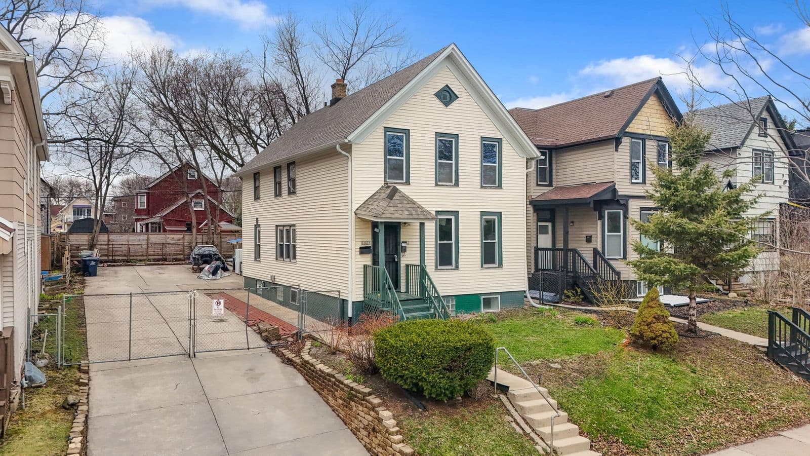 2243 Woodward, Milwaukee, WI 53207