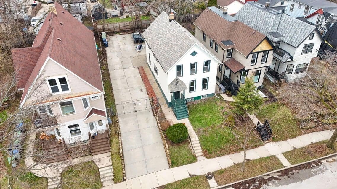 2243 Woodward 2