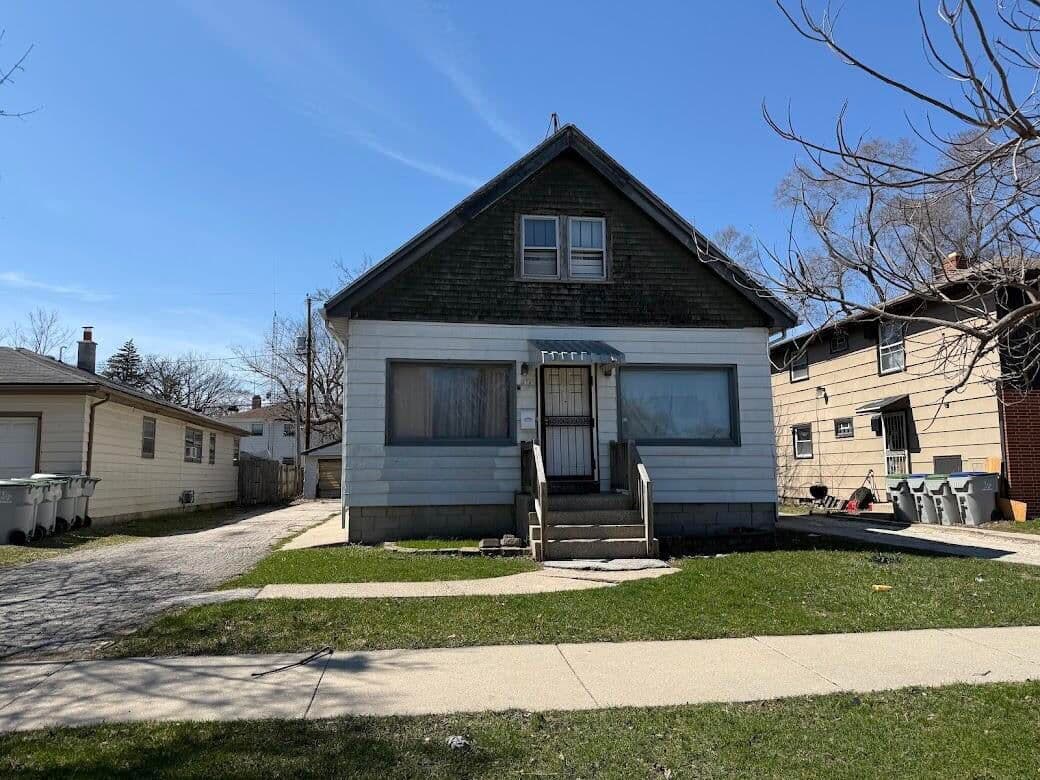 4745 48th, Milwaukee, WI 53218
