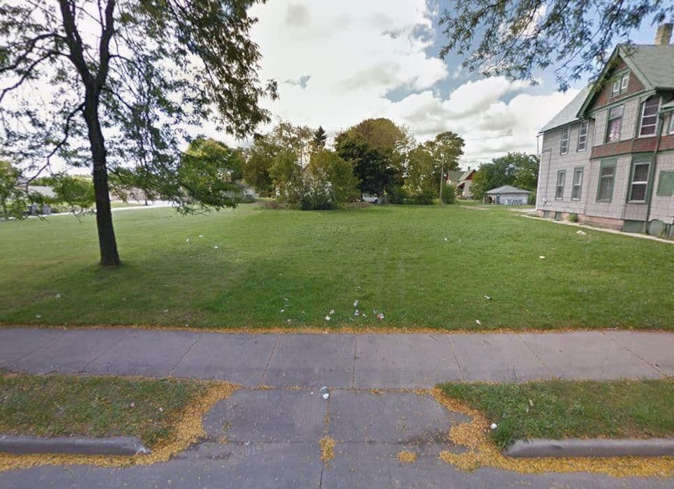 2737 6th, Milwaukee, WI 53212