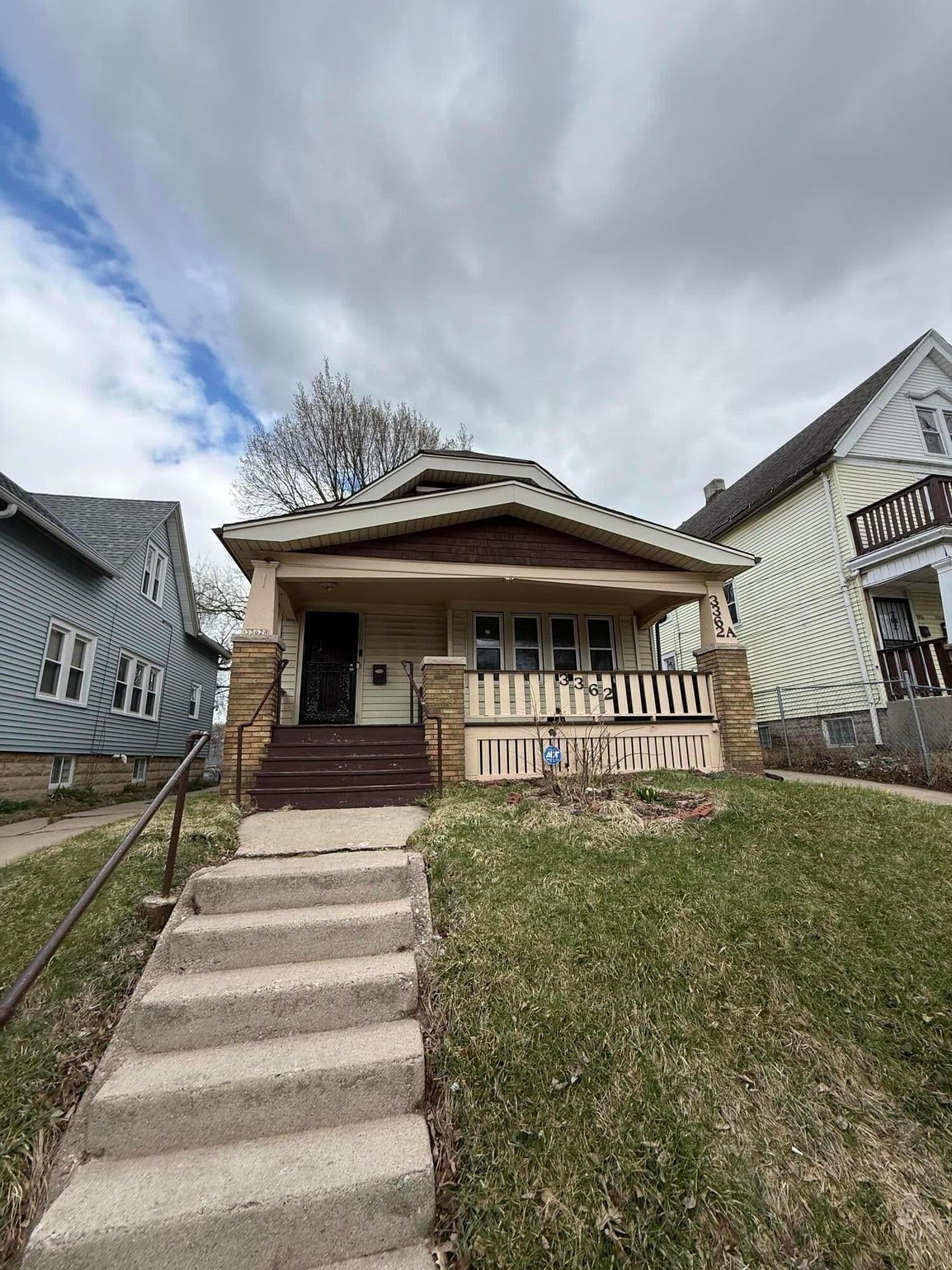 3362 2nd, Milwaukee, WI 53212