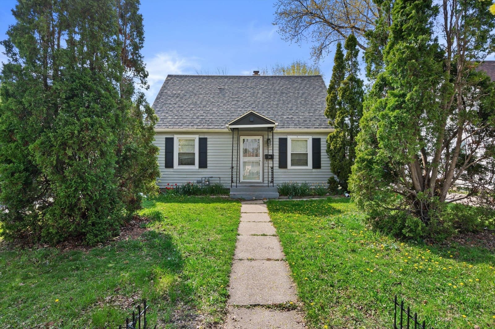 5721 56th, Milwaukee, WI 53218