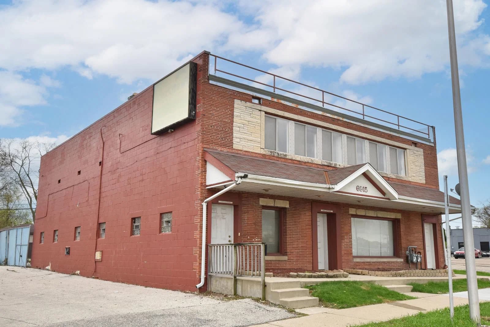 6915 Capital, Milwaukee, WI 53216