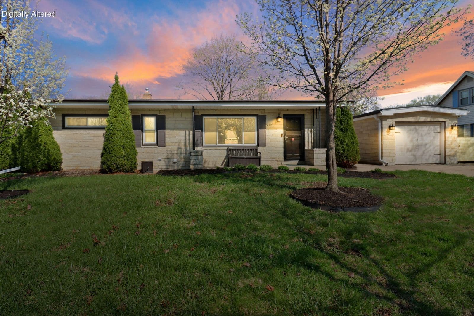 3182 Knoll, Wauwatosa, WI 53222