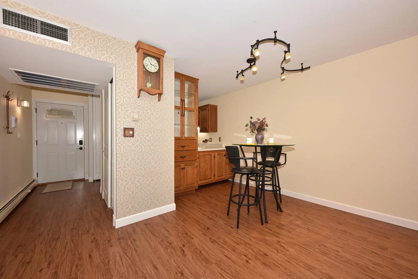 11937 Appleton, Milwaukee, WI 53224