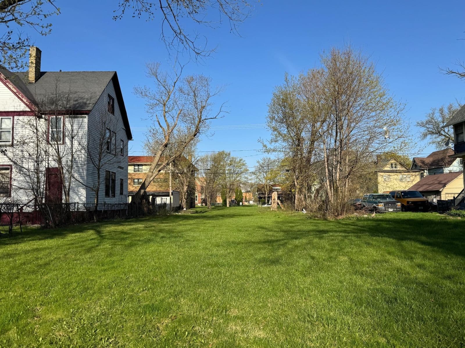 2409 1st, Milwaukee, WI 53212