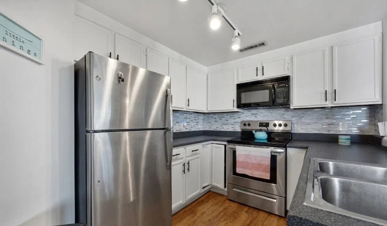 1633 Prospect 4