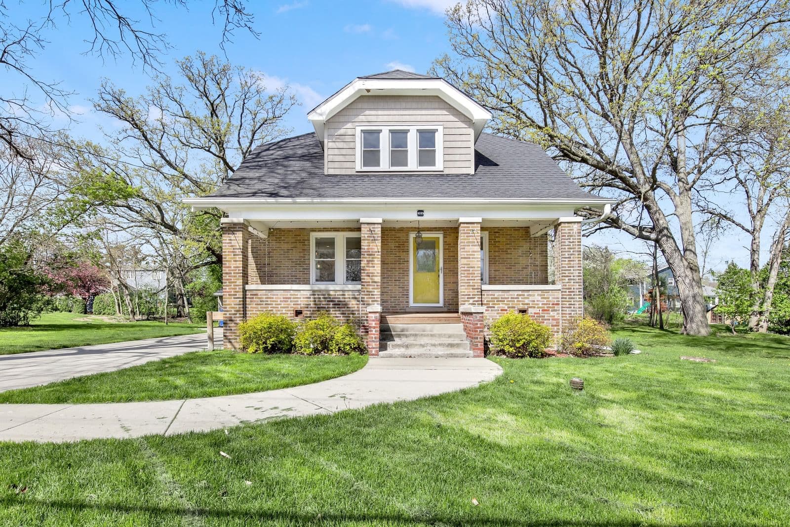 5075 35th, Greenfield, WI 53221