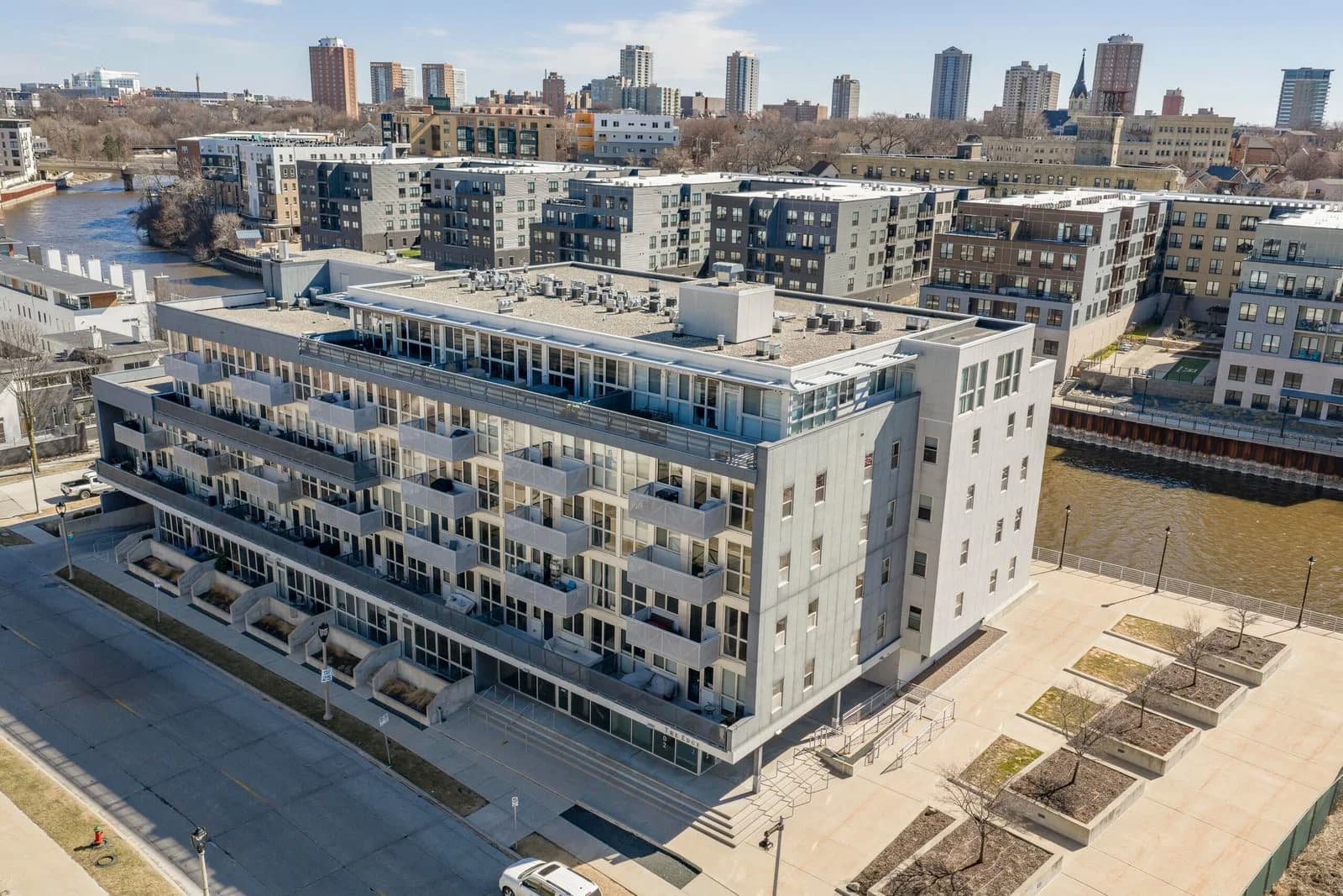 1902 Commerce, Milwaukee, WI 53212