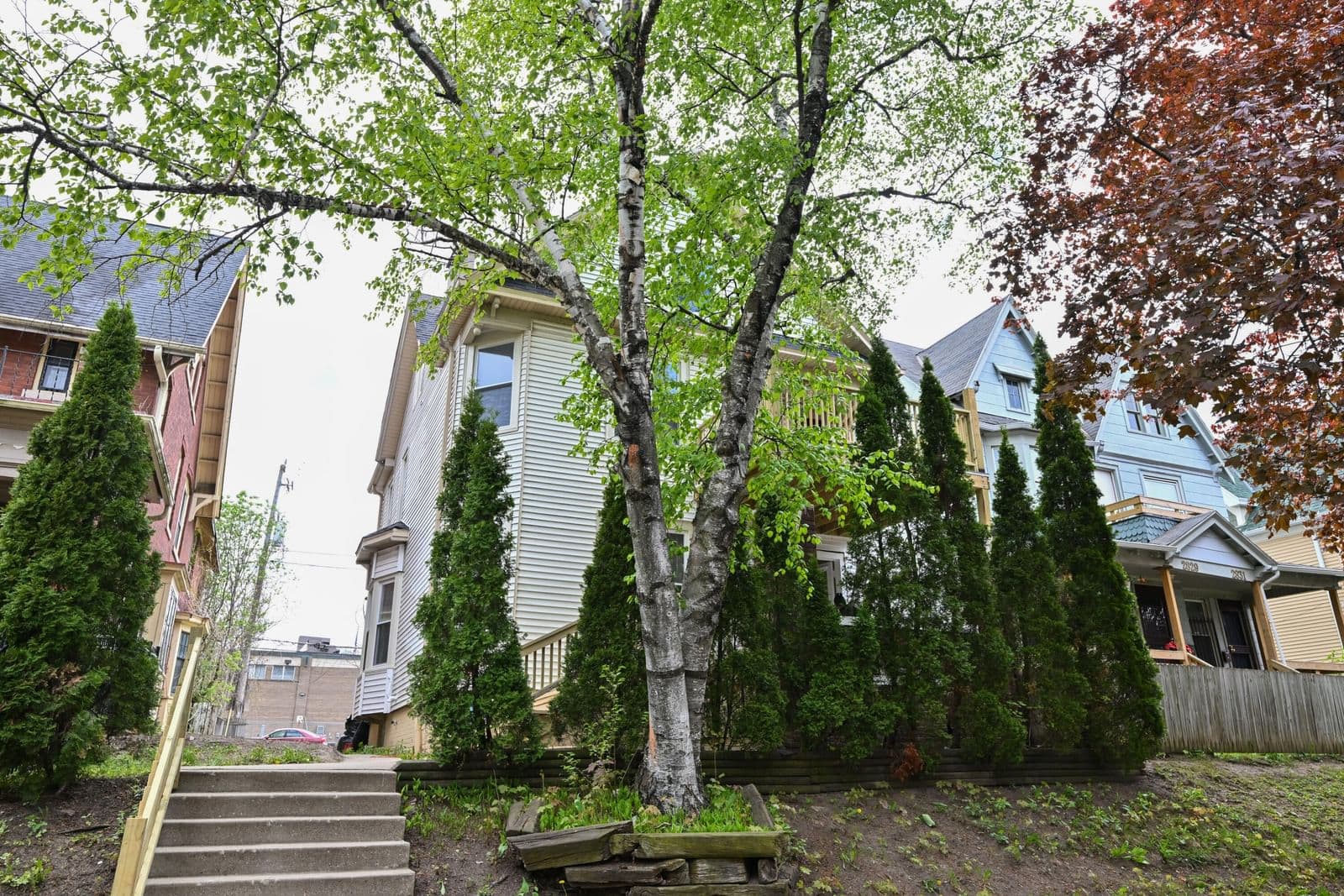 2825 Juneau, Milwaukee, WI 53208