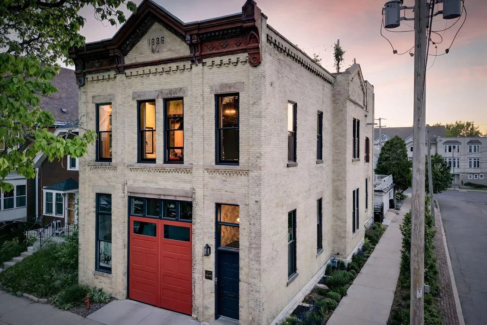 1945 Bartlett, Milwaukee, WI 53202