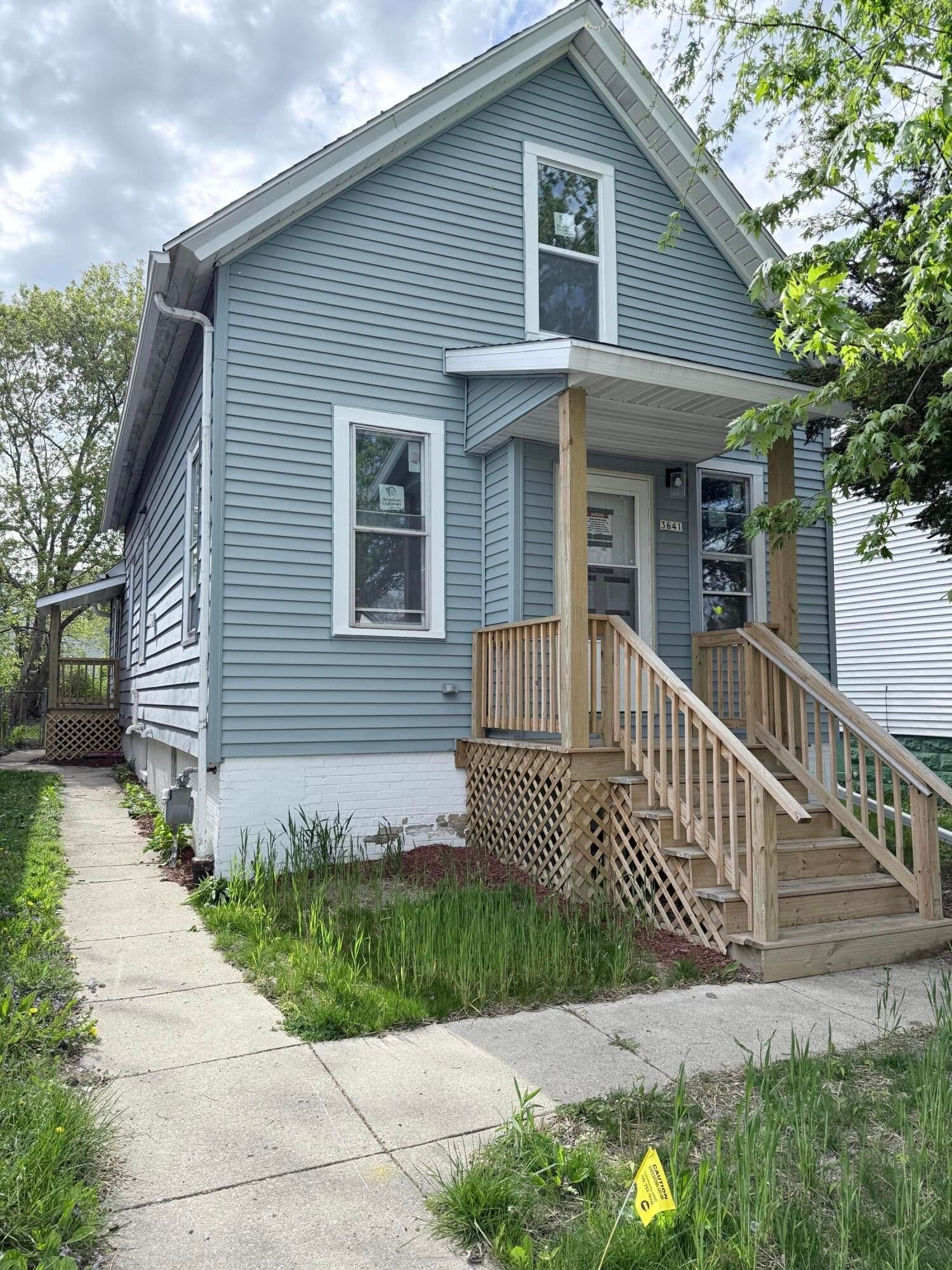 3641 Port Washington, Milwaukee, WI 53212