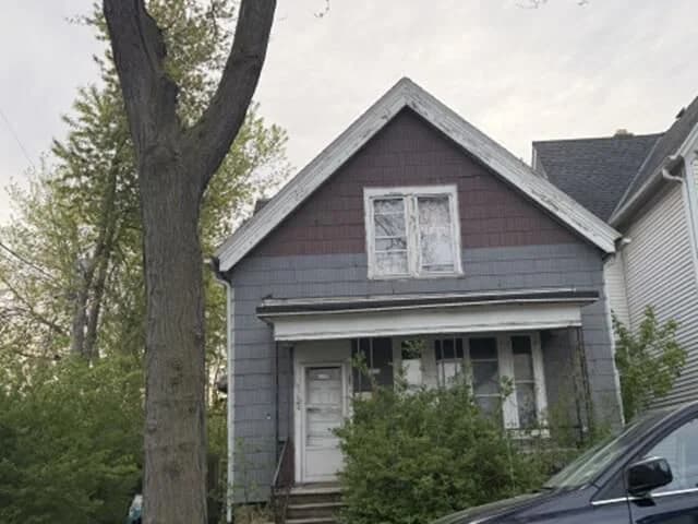 2620 Pine, Milwaukee, WI 53207