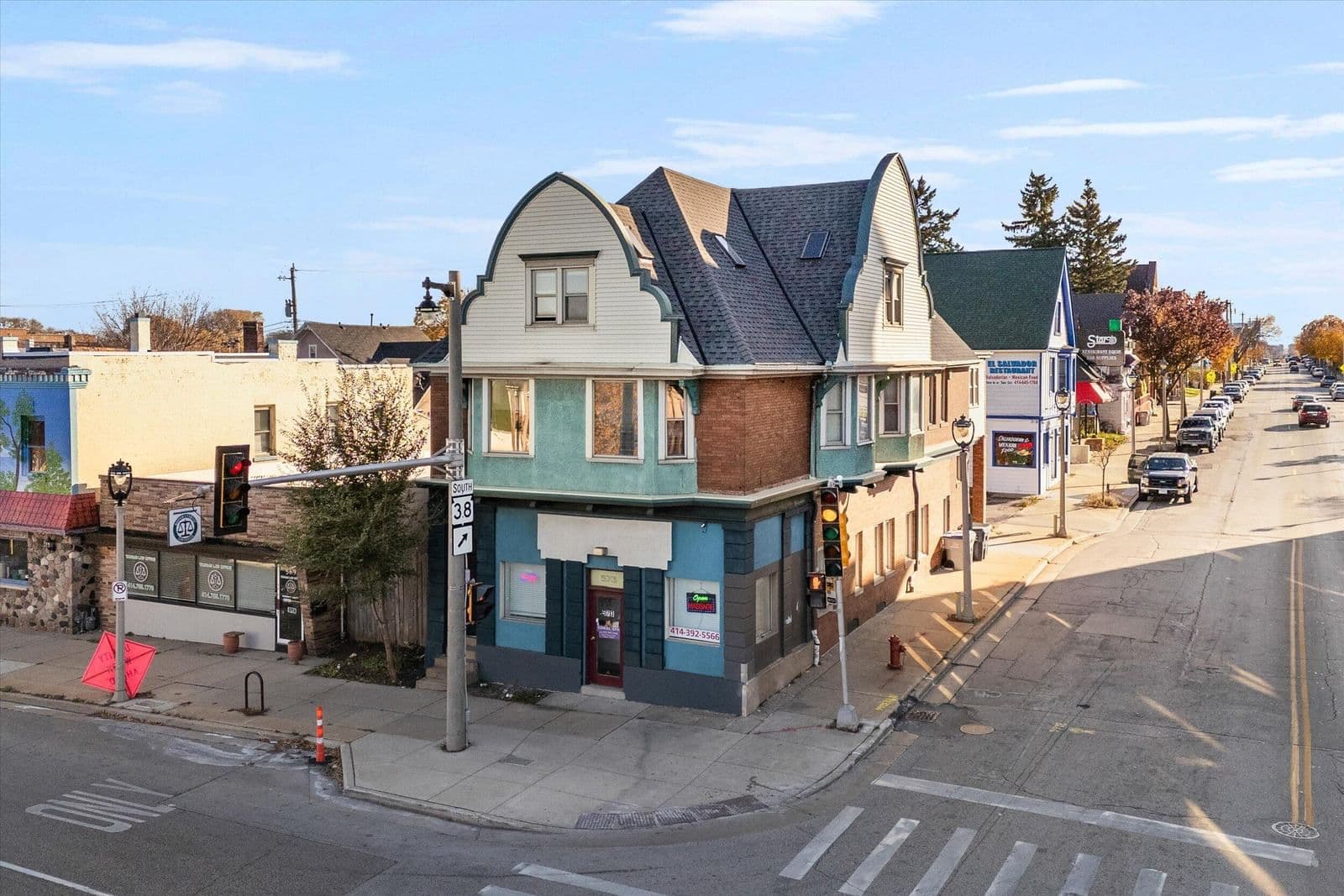 573 Lincoln, Milwaukee, WI 53207