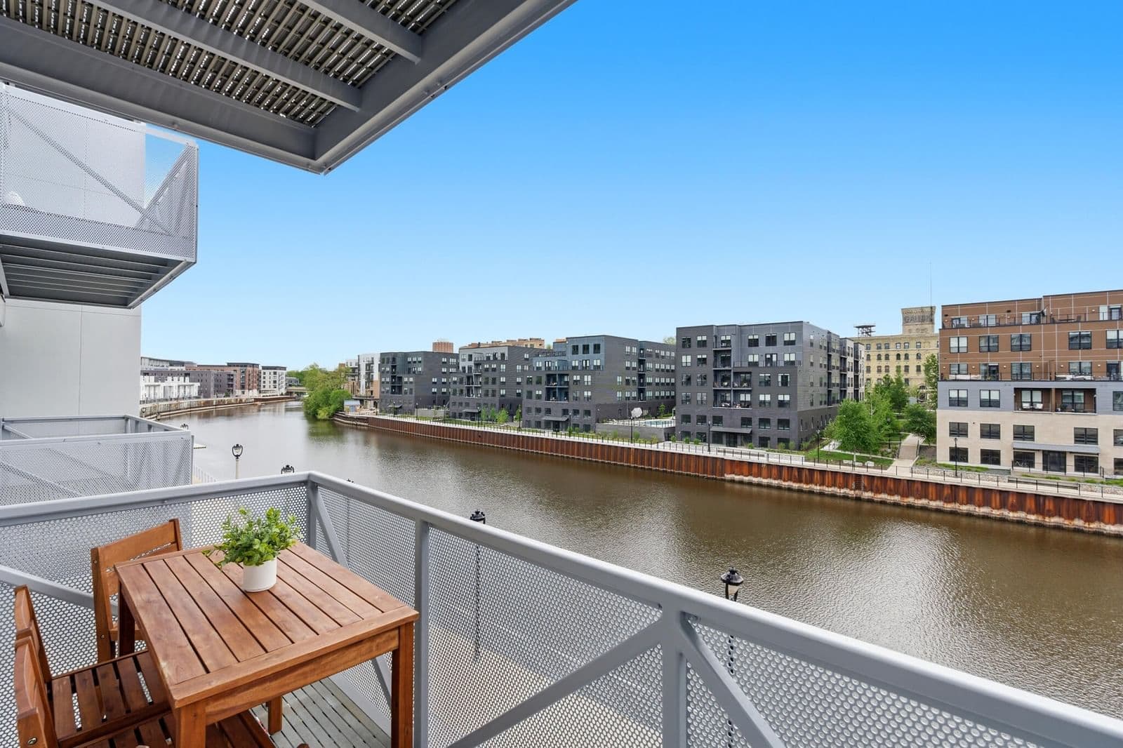 1902 Commerce, Milwaukee, WI 53212