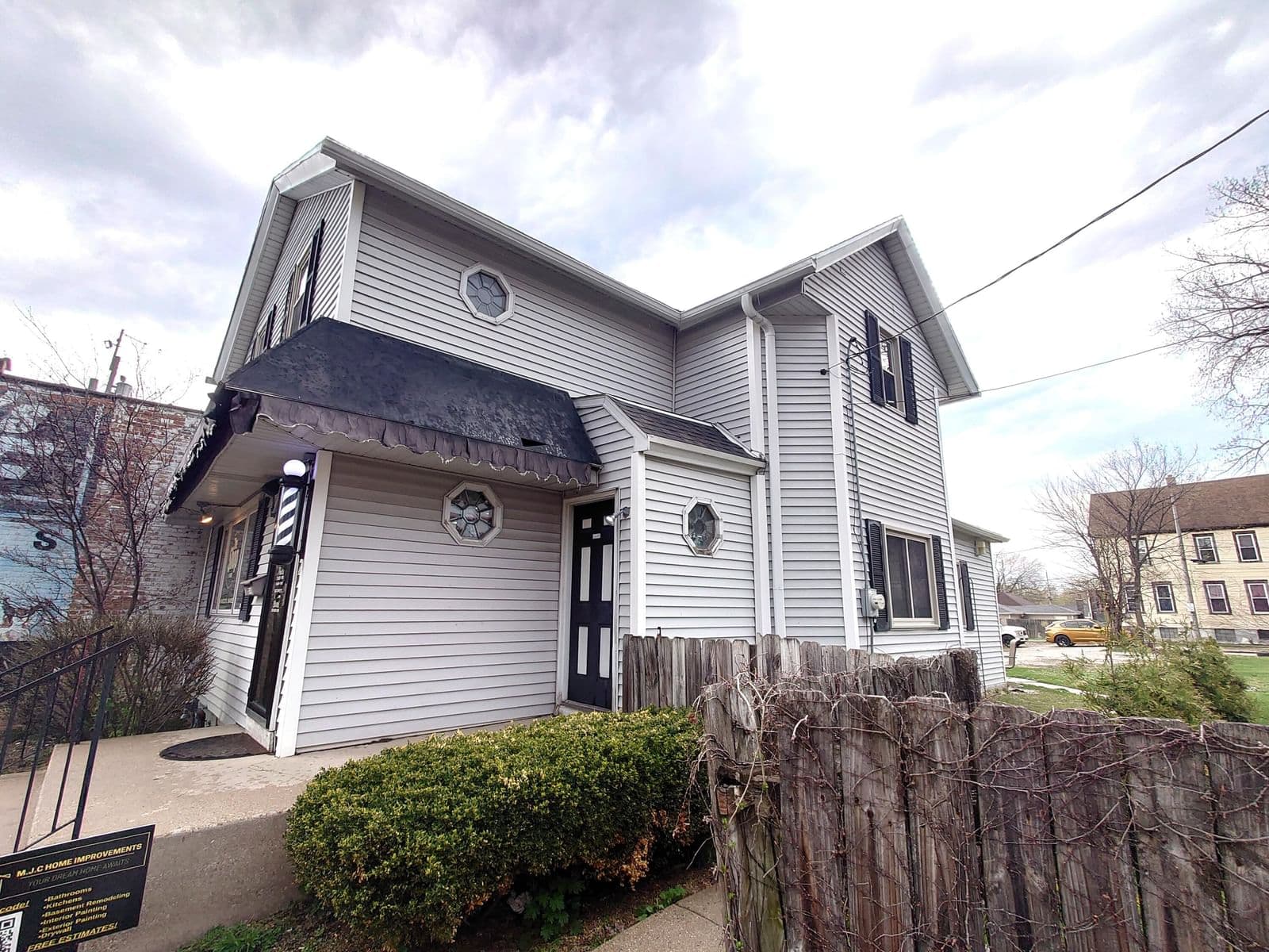 2340 Kinnickinnic, Milwaukee, WI 53207