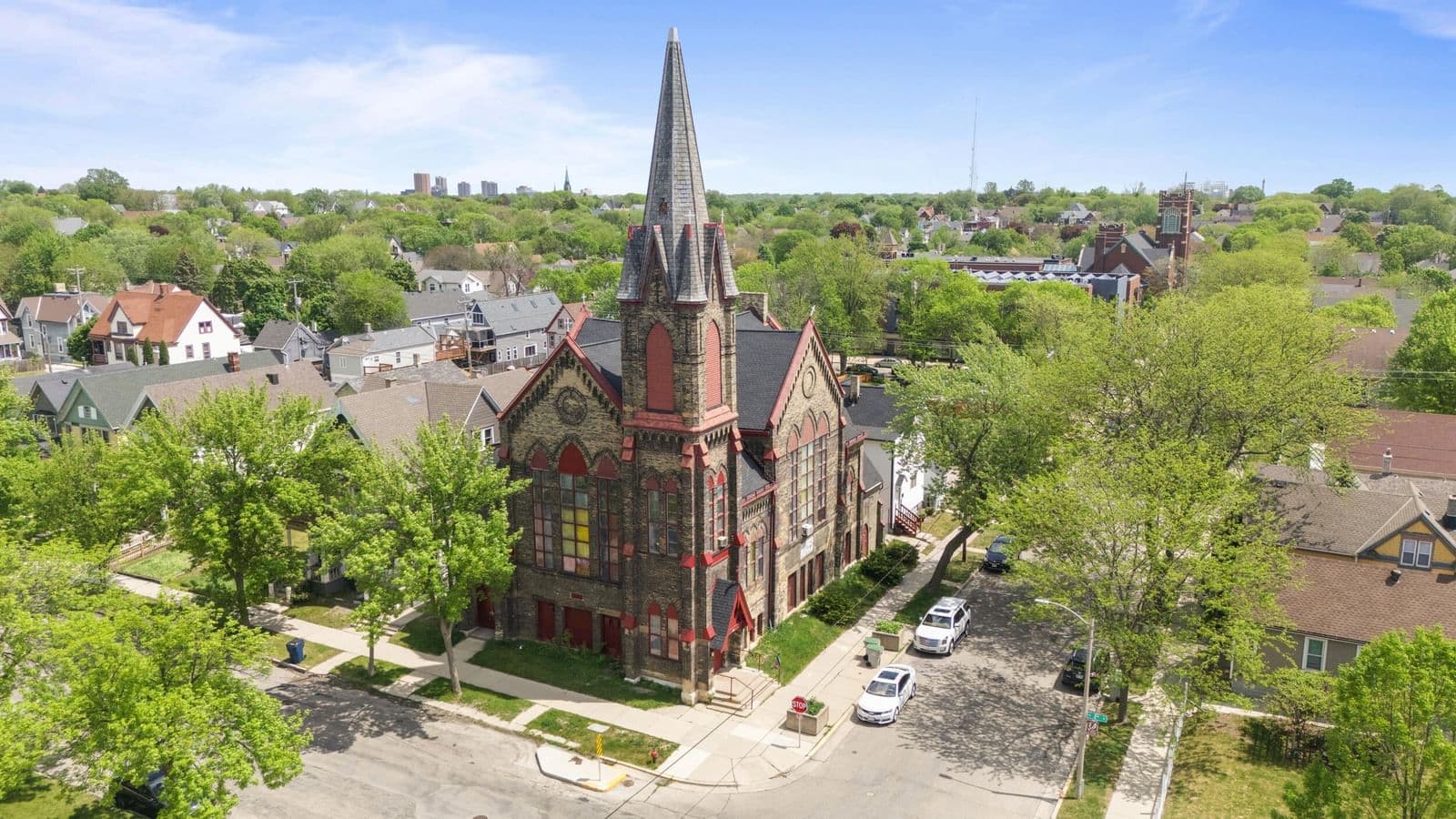 140 Garfield, Milwaukee, WI 53212