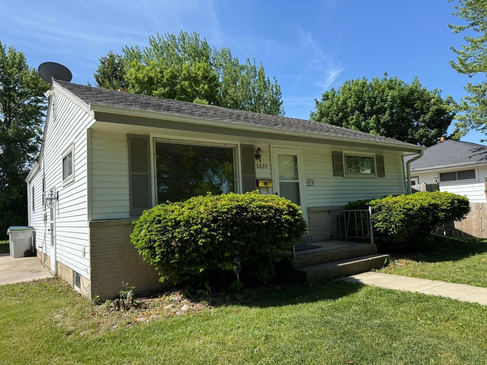 8835 Bender, Milwaukee, WI 53225