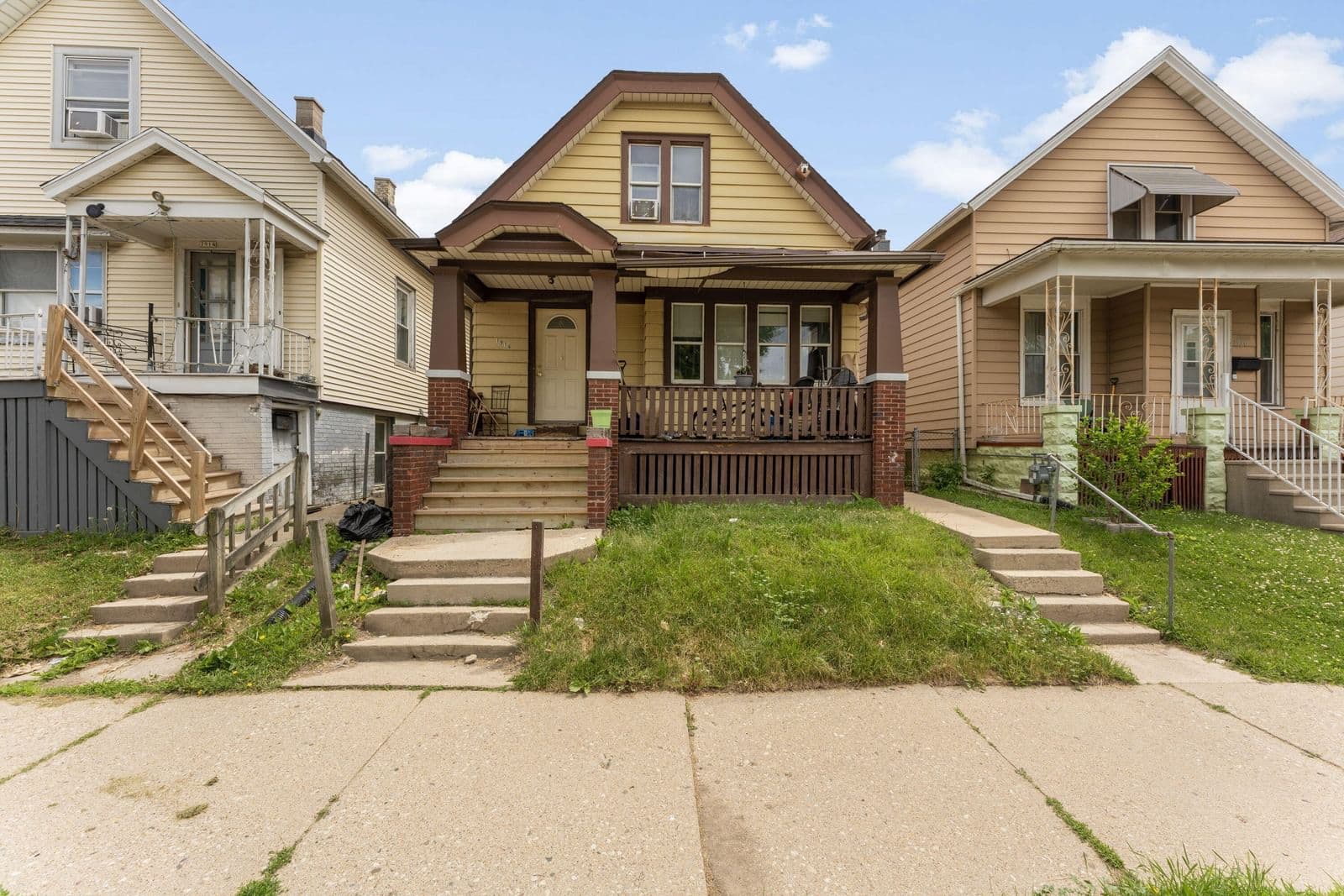 1916 7th, Milwaukee, WI 53204