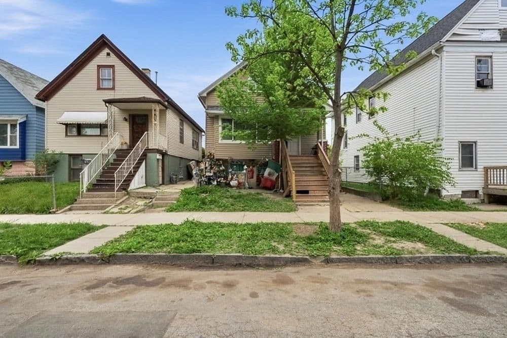 1978 12th, Milwaukee, WI 53204