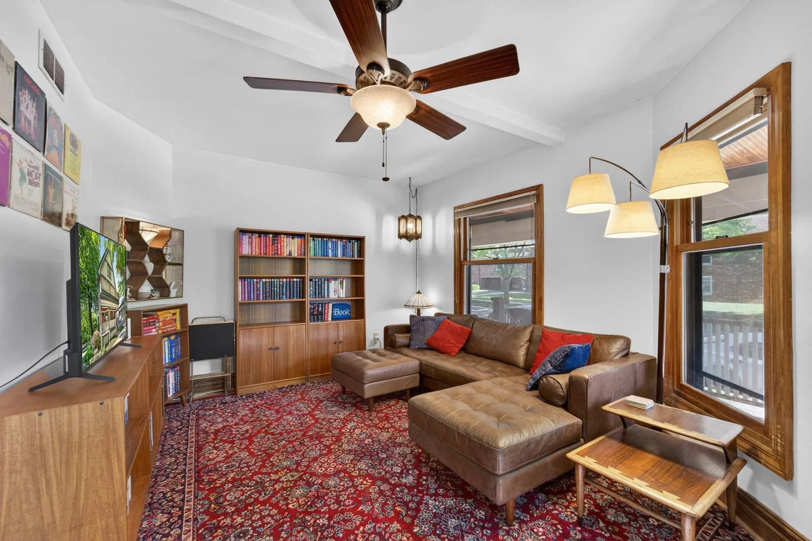 203 Lloyd, Milwaukee, WI 53212