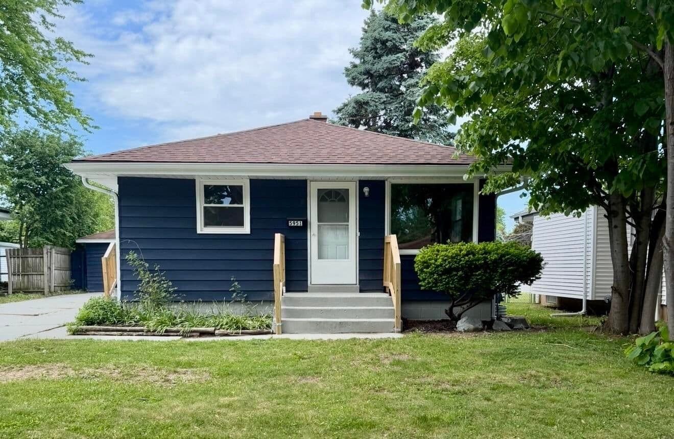 5951 73rd, Milwaukee, WI 53218