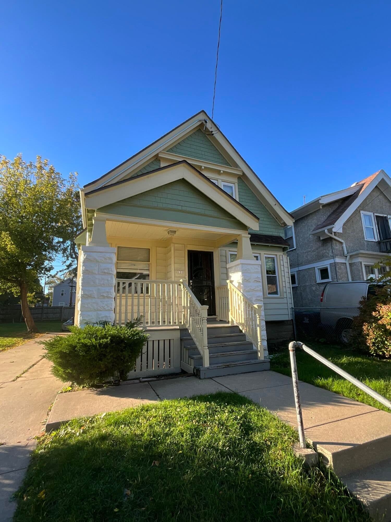121 Keefe, Milwaukee, WI 53212