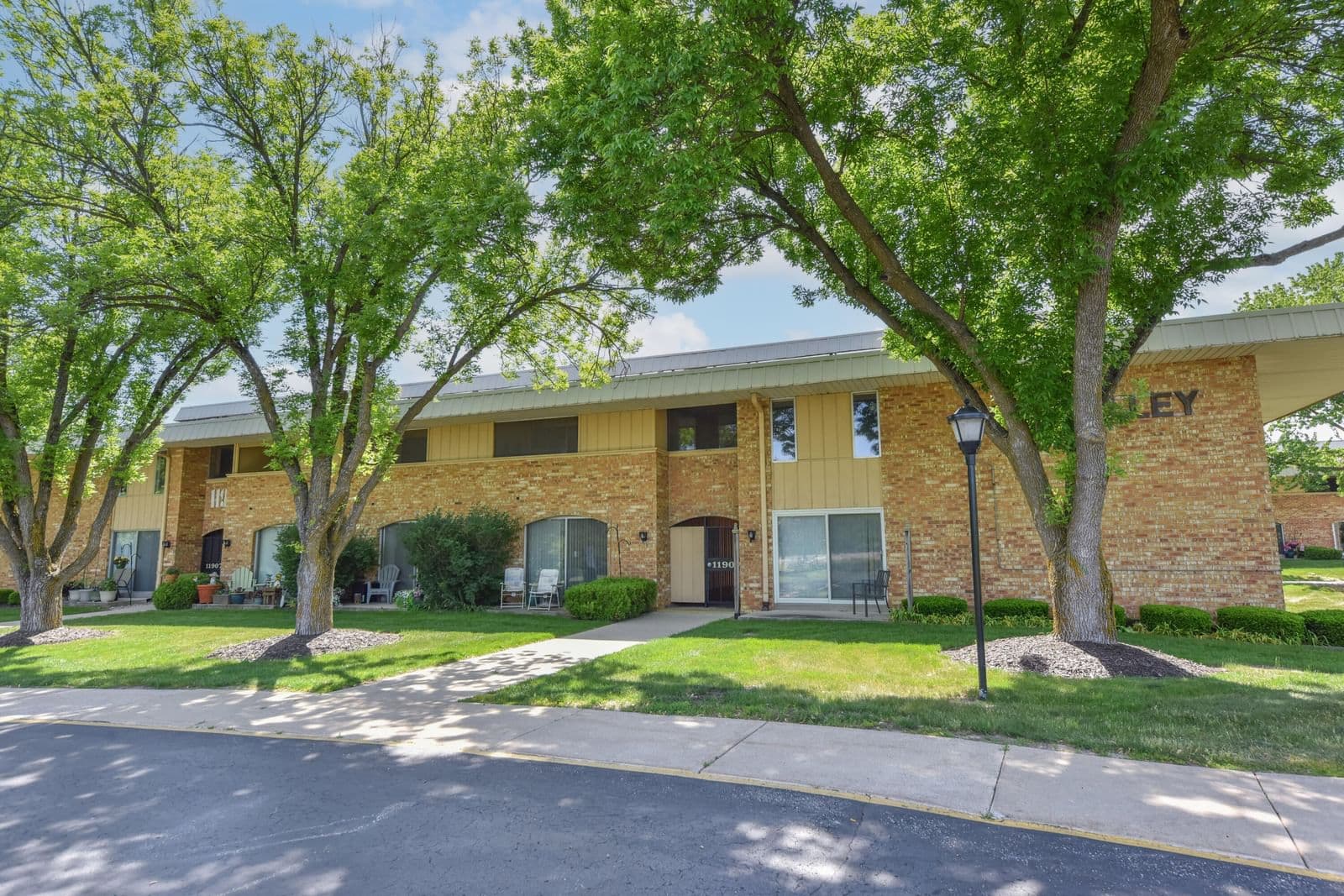 11907 Appleton, Milwaukee, WI 53224