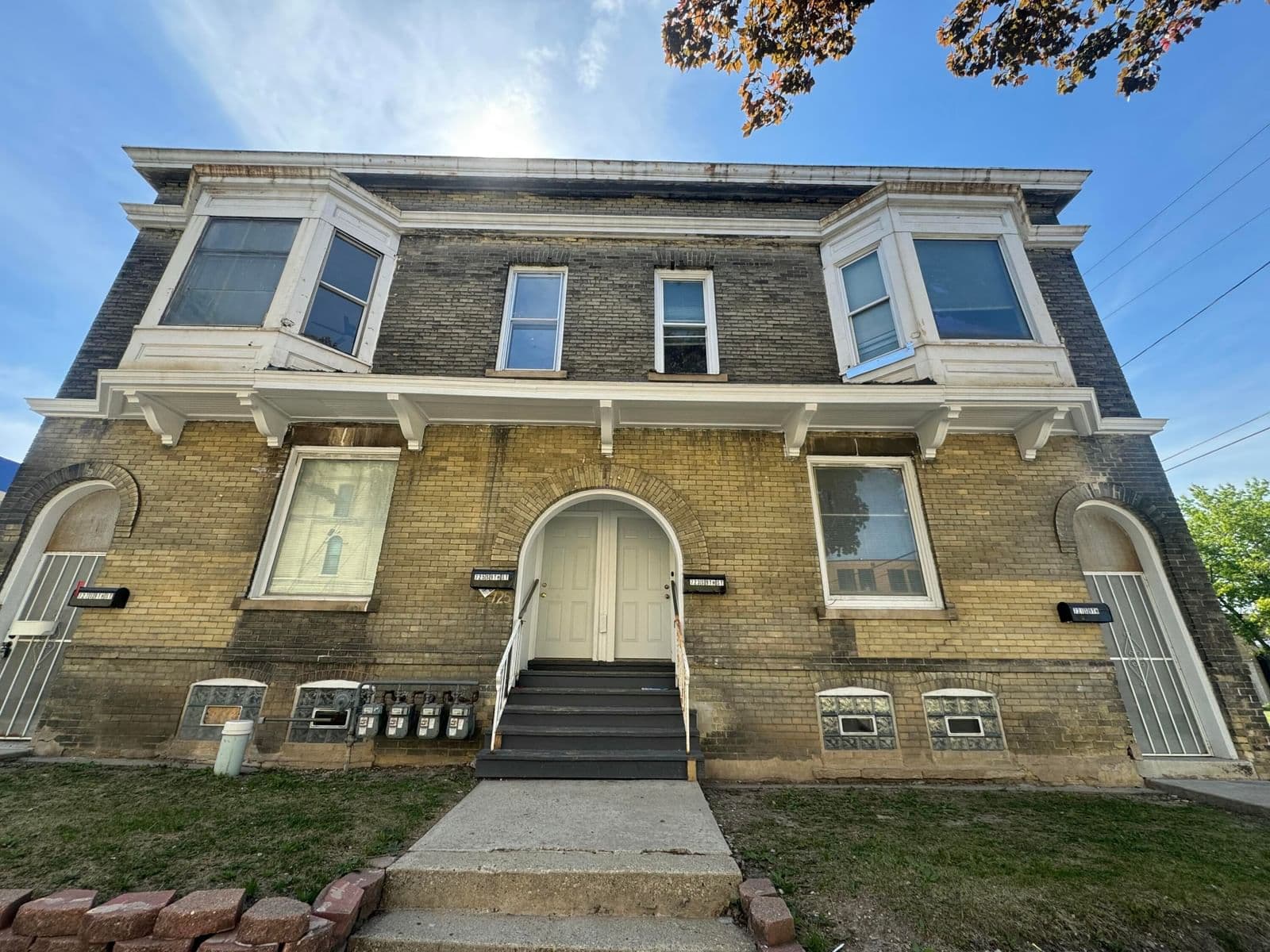 723 9th, Milwaukee, WI 53204