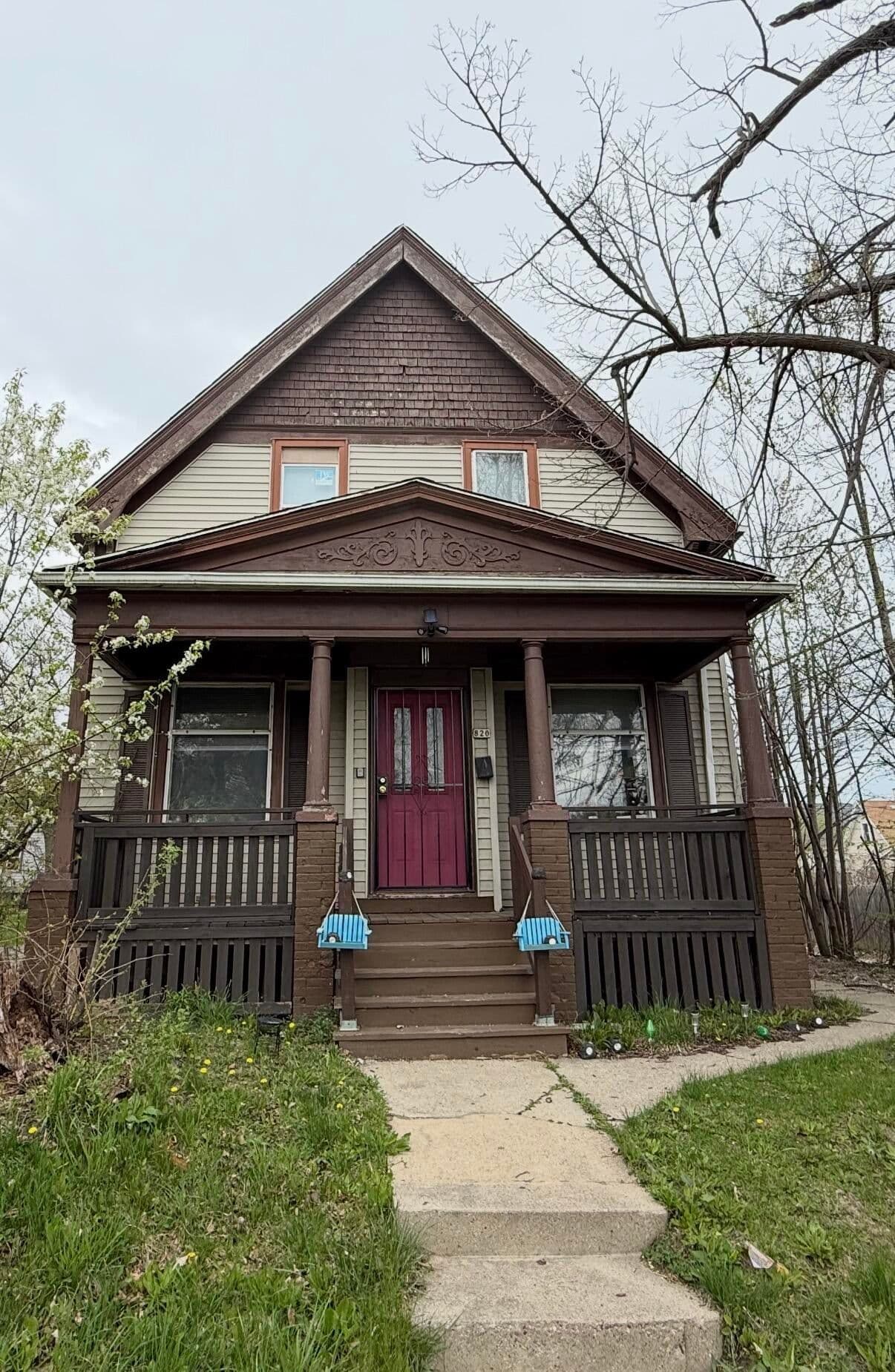 820 Keefe, Milwaukee, WI 53206